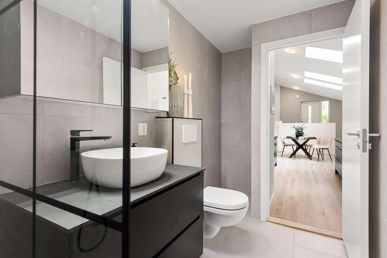 Smart Small Bathroom Ideas for Compact Spaces